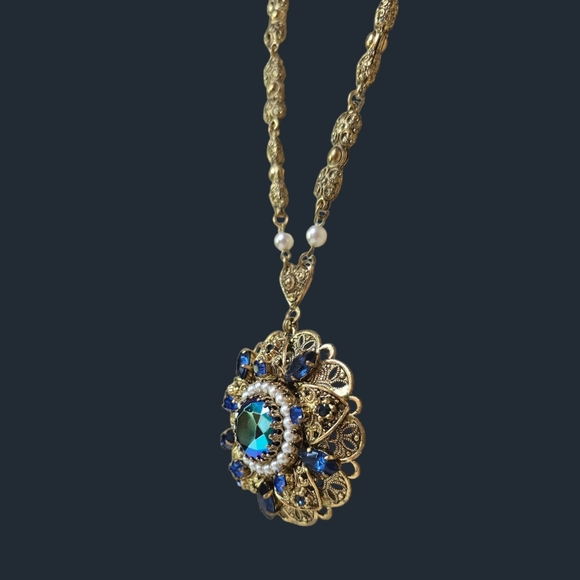West Germany Vintage Peacock Blue Rhinestones & Pearls Filigree Necklace - Picture 4 of 9